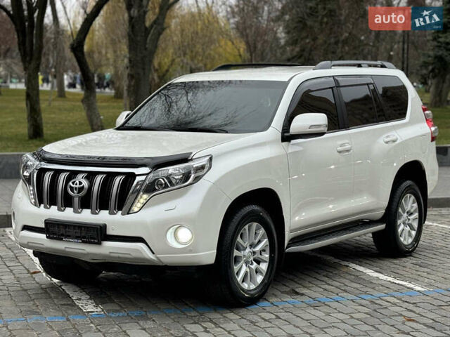 Белый Тойота Ленд Крузер Прадо, объемом двигателя 2.8 л и пробегом 280 тыс. км за 26999 $, фото 8 на Automoto.ua