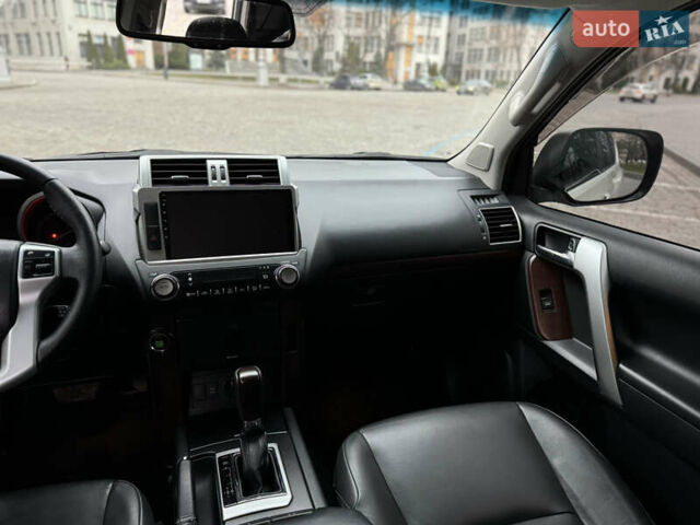 Белый Тойота Ленд Крузер Прадо, объемом двигателя 2.8 л и пробегом 280 тыс. км за 26999 $, фото 72 на Automoto.ua