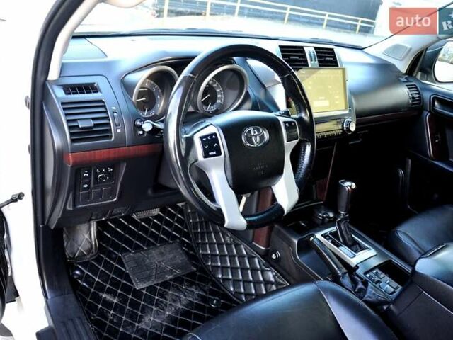Білий Тойота Ленд Крузер Прадо, об'ємом двигуна 2.7 л та пробігом 145 тис. км за 25500 $, фото 20 на Automoto.ua