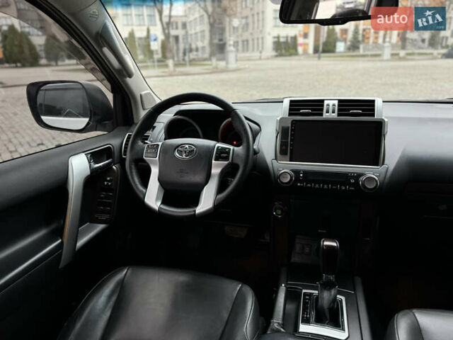 Белый Тойота Ленд Крузер Прадо, объемом двигателя 2.8 л и пробегом 280 тыс. км за 26999 $, фото 71 на Automoto.ua