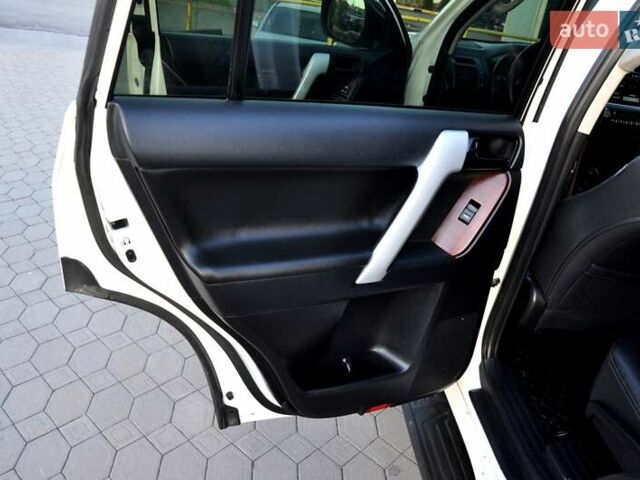 Білий Тойота Ленд Крузер Прадо, об'ємом двигуна 2.7 л та пробігом 145 тис. км за 25500 $, фото 23 на Automoto.ua