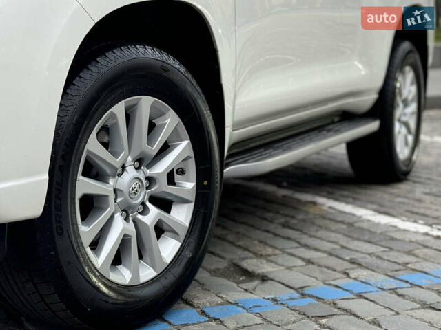 Белый Тойота Ленд Крузер Прадо, объемом двигателя 2.8 л и пробегом 280 тыс. км за 26999 $, фото 42 на Automoto.ua