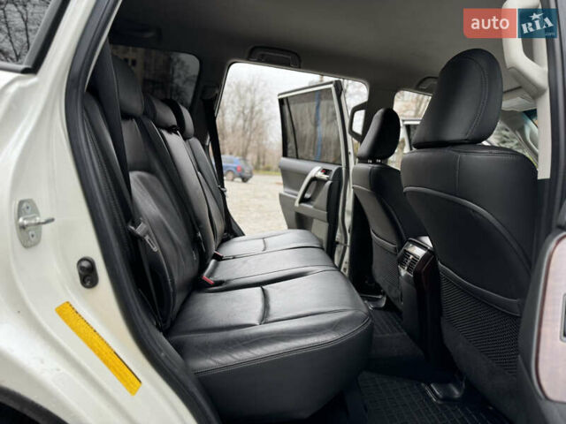 Белый Тойота Ленд Крузер Прадо, объемом двигателя 2.8 л и пробегом 280 тыс. км за 26999 $, фото 60 на Automoto.ua