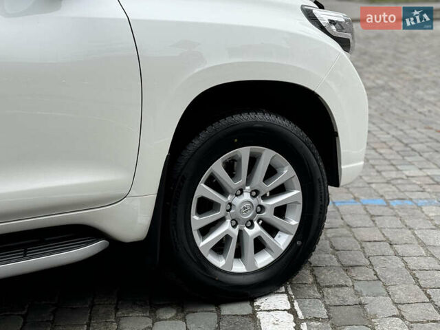 Белый Тойота Ленд Крузер Прадо, объемом двигателя 2.8 л и пробегом 280 тыс. км за 26999 $, фото 43 на Automoto.ua