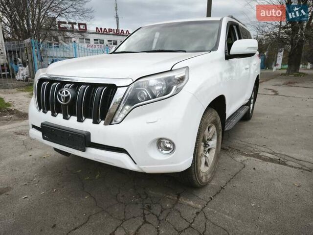 Белый Тойота Ленд Крузер Прадо, объемом двигателя 2.8 л и пробегом 154 тыс. км за 21600 $, фото 3 на Automoto.ua