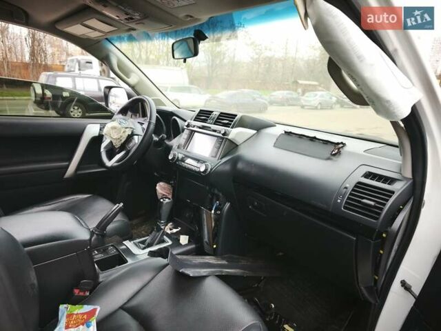 Белый Тойота Ленд Крузер Прадо, объемом двигателя 2.8 л и пробегом 154 тыс. км за 21600 $, фото 13 на Automoto.ua