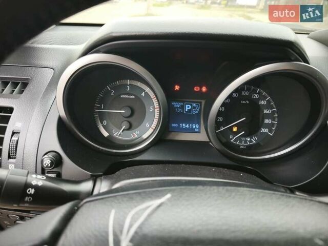 Белый Тойота Ленд Крузер Прадо, объемом двигателя 2.8 л и пробегом 154 тыс. км за 21600 $, фото 20 на Automoto.ua