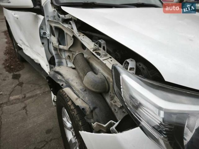 Белый Тойота Ленд Крузер Прадо, объемом двигателя 2.8 л и пробегом 154 тыс. км за 21600 $, фото 1 на Automoto.ua