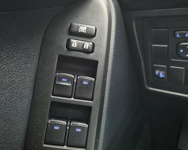 Белый Тойота Ленд Крузер Прадо, объемом двигателя 2.7 л и пробегом 83 тыс. км за 32950 $, фото 12 на Automoto.ua