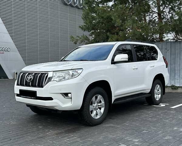 Белый Тойота Ленд Крузер Прадо, объемом двигателя 2.69 л и пробегом 153 тыс. км за 27900 $, фото 10 на Automoto.ua