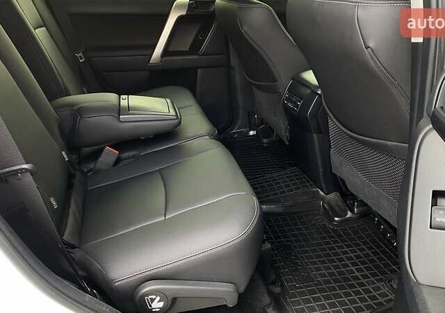 Тойота Ленд Крузер Прадо 2018 в Одессе на Automoto.ua Белый Тойота Ленд Крузер Прадо, объемом двигателя 2.69 л и пробегом 153 тыс. км за 29817 $, фото 7 на Automoto.ua