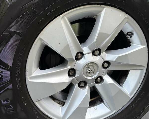 Белый Тойота Ленд Крузер Прадо, объемом двигателя 2.8 л и пробегом 98 тыс. км за 35333 $, фото 10 на Automoto.ua