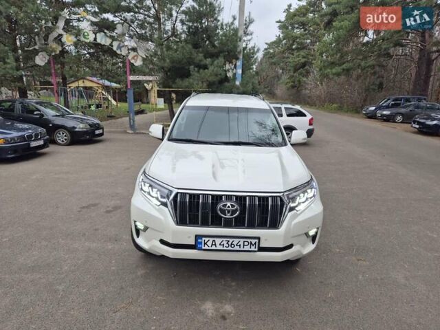 Белый Тойота Ленд Крузер Прадо, объемом двигателя 2.7 л и пробегом 83 тыс. км за 32950 $, фото 2 на Automoto.ua