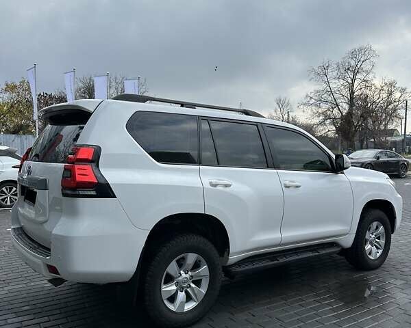 Белый Тойота Ленд Крузер Прадо, объемом двигателя 2.69 л и пробегом 153 тыс. км за 27900 $, фото 4 на Automoto.ua