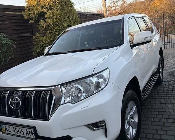 Белый Тойота Ленд Крузер Прадо, объемом двигателя 2.8 л и пробегом 98 тыс. км за 35333 $, фото 11 на Automoto.ua