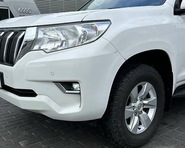 Белый Тойота Ленд Крузер Прадо, объемом двигателя 2.69 л и пробегом 153 тыс. км за 27900 $, фото 15 на Automoto.ua