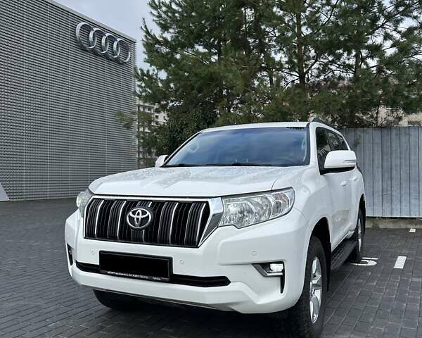 Белый Тойота Ленд Крузер Прадо, объемом двигателя 2.69 л и пробегом 153 тыс. км за 27900 $, фото 3 на Automoto.ua