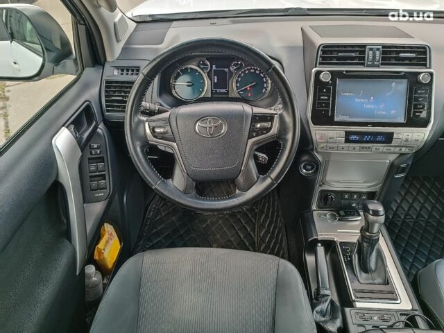 Белый Тойота Ленд Крузер Прадо, объемом двигателя 2.8 л и пробегом 122 тыс. км за 37490 $, фото 15 на Automoto.ua