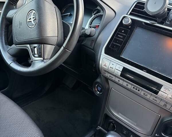 Белый Тойота Ленд Крузер Прадо, объемом двигателя 2.8 л и пробегом 98 тыс. км за 35333 $, фото 5 на Automoto.ua