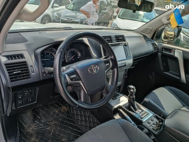 Белый Тойота Ленд Крузер Прадо, объемом двигателя 2.8 л и пробегом 122 тыс. км за 37490 $, фото 20 на Automoto.ua