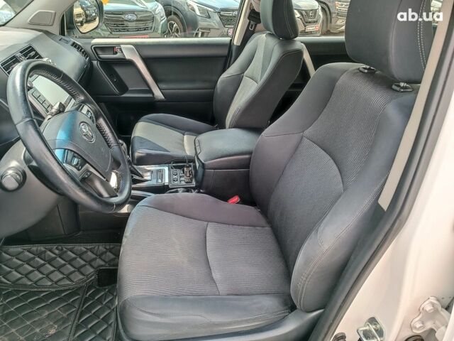 Белый Тойота Ленд Крузер Прадо, объемом двигателя 2.8 л и пробегом 122 тыс. км за 37490 $, фото 19 на Automoto.ua