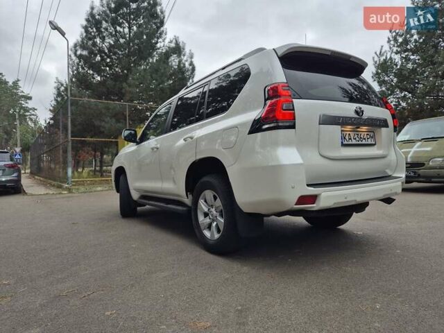 Белый Тойота Ленд Крузер Прадо, объемом двигателя 2.7 л и пробегом 83 тыс. км за 32950 $, фото 5 на Automoto.ua