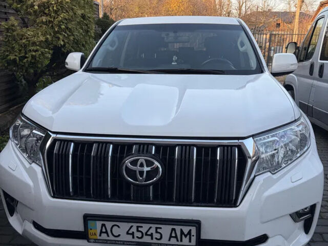 Білий Тойота Ленд Крузер Прадо, об'ємом двигуна 2.8 л та пробігом 98 тис. км за 35333 $, фото 2 на Automoto.ua