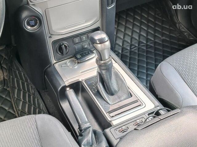Белый Тойота Ленд Крузер Прадо, объемом двигателя 2.8 л и пробегом 122 тыс. км за 37490 $, фото 17 на Automoto.ua