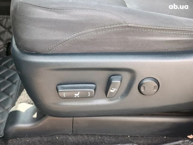 Белый Тойота Ленд Крузер Прадо, объемом двигателя 2.8 л и пробегом 122 тыс. км за 37490 $, фото 22 на Automoto.ua