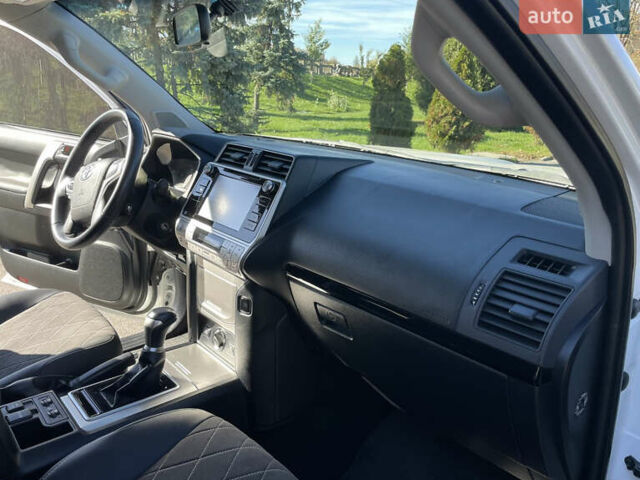 Тойота Ленд Крузер Прадо 2018 в Одессе на Automoto.ua Белый Тойота Ленд Крузер Прадо, объемом двигателя 2.69 л и пробегом 59 тыс. км за 33900 $, фото 17 на Automoto.ua