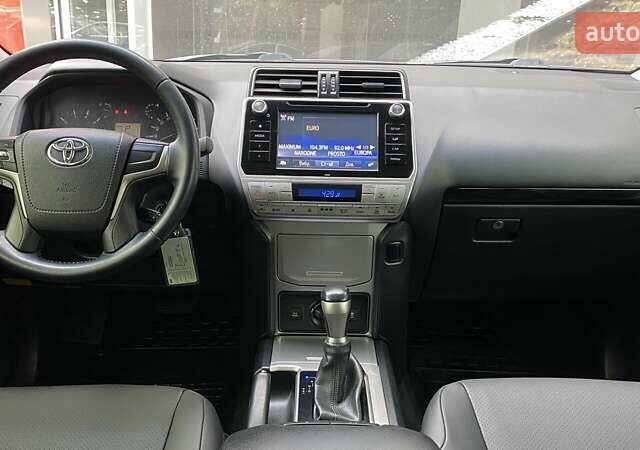 Тойота Ленд Крузер Прадо 2018 в Одессе на Automoto.ua Белый Тойота Ленд Крузер Прадо, объемом двигателя 2.69 л и пробегом 153 тыс. км за 29817 $, фото 11 на Automoto.ua