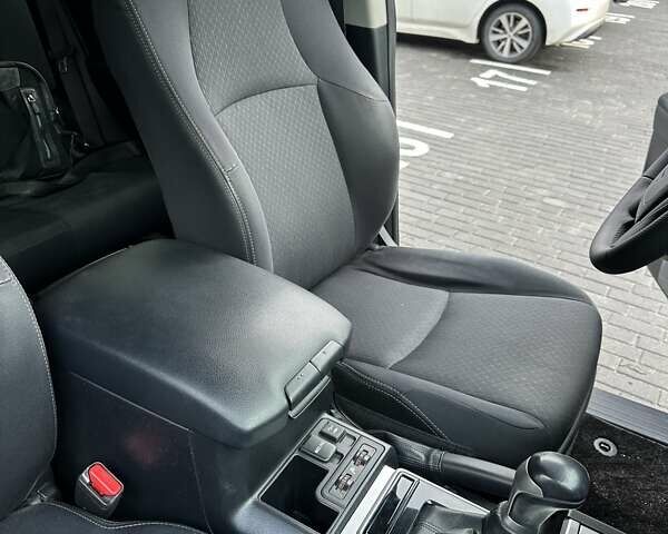 Белый Тойота Ленд Крузер Прадо, объемом двигателя 2.69 л и пробегом 153 тыс. км за 27900 $, фото 32 на Automoto.ua