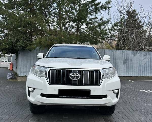 Белый Тойота Ленд Крузер Прадо, объемом двигателя 2.69 л и пробегом 153 тыс. км за 27900 $, фото 2 на Automoto.ua