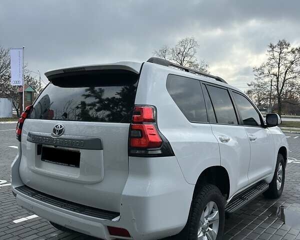 Белый Тойота Ленд Крузер Прадо, объемом двигателя 2.69 л и пробегом 153 тыс. км за 27900 $, фото 9 на Automoto.ua