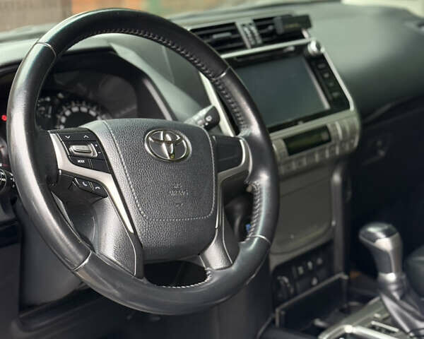 Белый Тойота Ленд Крузер Прадо, объемом двигателя 3.96 л и пробегом 140 тыс. км за 37500 $, фото 11 на Automoto.ua