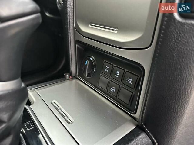 Белый Тойота Ленд Крузер Прадо, объемом двигателя 4 л и пробегом 119 тыс. км за 35450 $, фото 66 на Automoto.ua