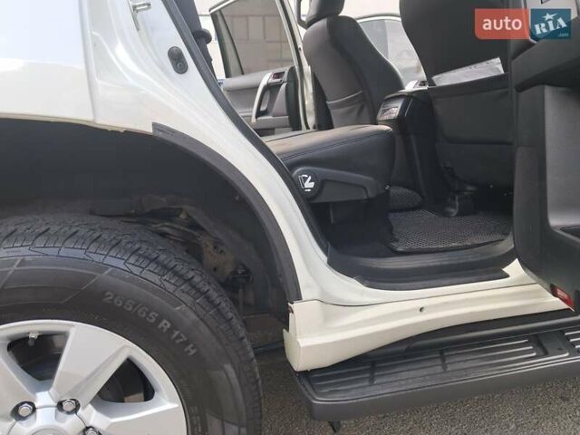 Білий Тойота Ленд Крузер Прадо, об'ємом двигуна 3.96 л та пробігом 103 тис. км за 42000 $, фото 15 на Automoto.ua