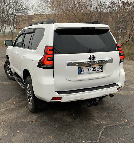 Белый Тойота Ленд Крузер Прадо, объемом двигателя 3.96 л и пробегом 71 тыс. км за 49999 $, фото 7 на Automoto.ua