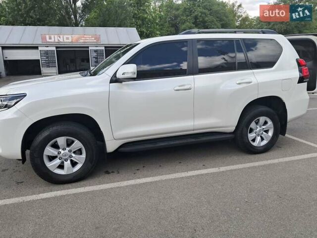 Білий Тойота Ленд Крузер Прадо, об'ємом двигуна 3.96 л та пробігом 103 тис. км за 42000 $, фото 14 на Automoto.ua