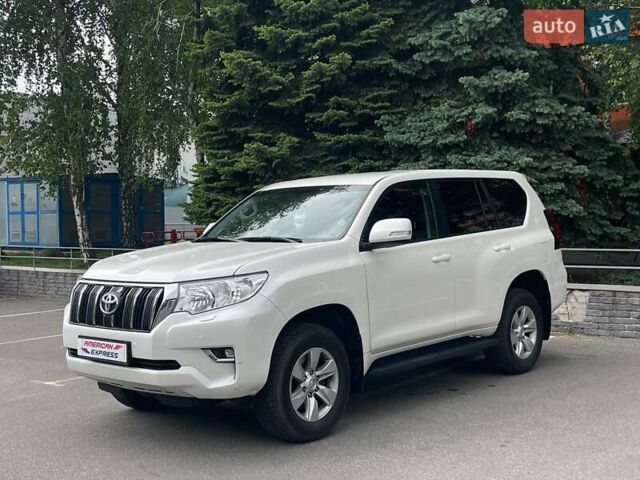 Білий Тойота Ленд Крузер Прадо, об'ємом двигуна 4 л та пробігом 72 тис. км за 38500 $, фото 8 на Automoto.ua