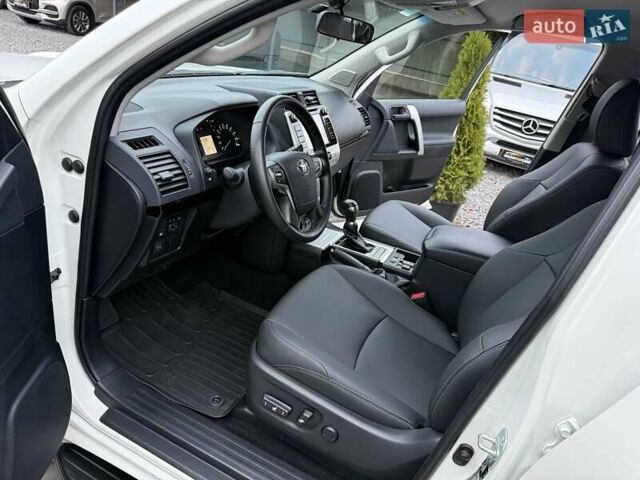 Белый Тойота Ленд Крузер Прадо, объемом двигателя 4 л и пробегом 79 тыс. км за 38700 $, фото 40 на Automoto.ua