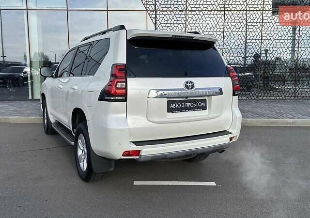 Білий Тойота Ленд Крузер Прадо, об'ємом двигуна 4 л та пробігом 90 тис. км за 39604 $, фото 1 на Automoto.ua