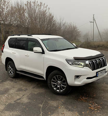 Белый Тойота Ленд Крузер Прадо, объемом двигателя 3.96 л и пробегом 71 тыс. км за 49999 $, фото 2 на Automoto.ua