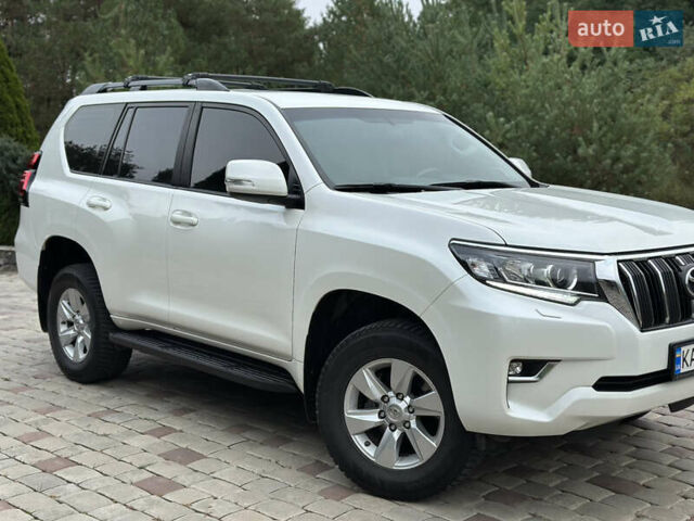 Белый Тойота Ленд Крузер Прадо, объемом двигателя 3.96 л и пробегом 131 тыс. км за 39900 $, фото 3 на Automoto.ua