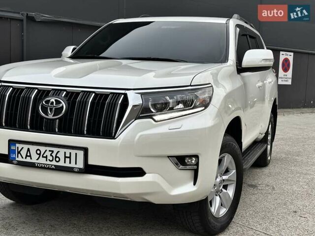 Белый Тойота Ленд Крузер Прадо, объемом двигателя 4 л и пробегом 119 тыс. км за 35450 $, фото 6 на Automoto.ua