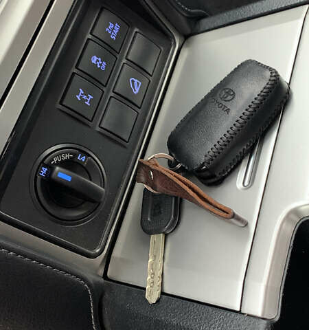 Белый Тойота Ленд Крузер Прадо, объемом двигателя 3.96 л и пробегом 71 тыс. км за 49999 $, фото 15 на Automoto.ua