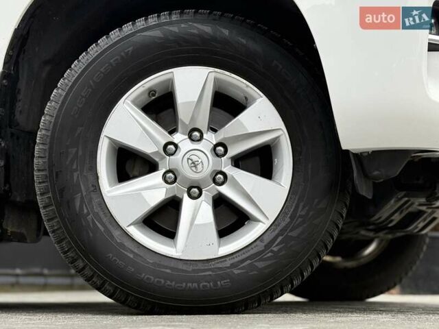 Белый Тойота Ленд Крузер Прадо, объемом двигателя 2.76 л и пробегом 141 тыс. км за 38500 $, фото 20 на Automoto.ua