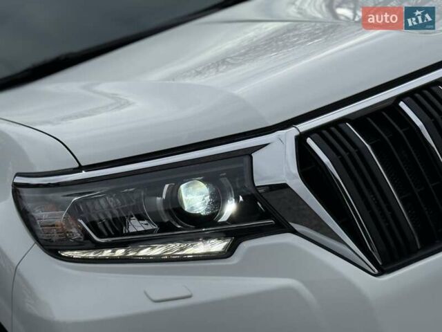 Белый Тойота Ленд Крузер Прадо, объемом двигателя 2.76 л и пробегом 141 тыс. км за 38500 $, фото 22 на Automoto.ua