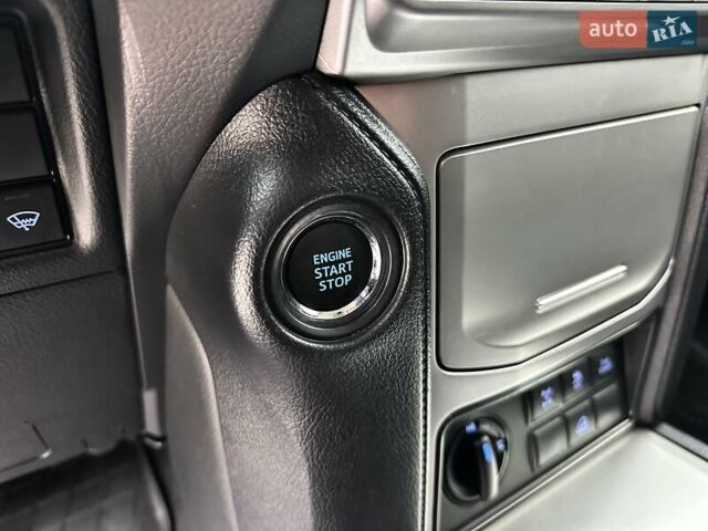 Белый Тойота Ленд Крузер Прадо, объемом двигателя 4 л и пробегом 119 тыс. км за 35450 $, фото 87 на Automoto.ua