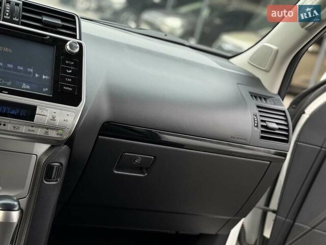 Белый Тойота Ленд Крузер Прадо, объемом двигателя 2.76 л и пробегом 141 тыс. км за 38500 $, фото 44 на Automoto.ua